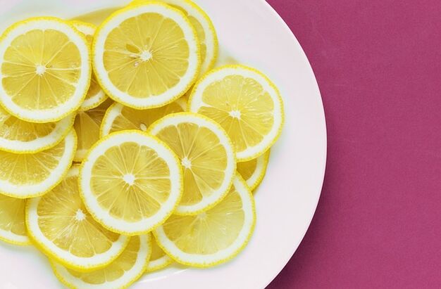 Lemons contain vitamin C, which is a potential stimulant